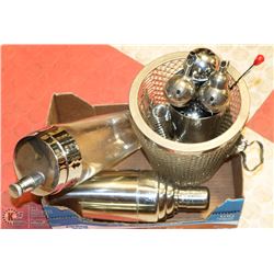 13PC BAR SET INCL 2 SHAKERS, ICE BUCKET, AND MORE.