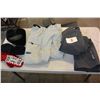 Image 1 : WINTER CLOTHES AND GLOVES