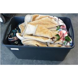 TOTE OF BLANKETS