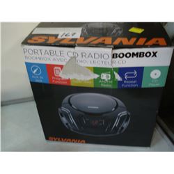 SYLVANIA PORTABLE BOOM BOX