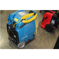 COMMERCIAL CARPET CLEANER