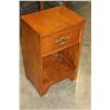 Image 2 : ONE DRAWER WOOD NIGHTSTAND