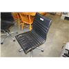 Image 2 : ROLLING BLACK MODERN GAS LIFT OFFICE CHAIR