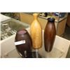 Image 1 : THREE DECORATIVE VASES