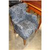 Image 1 : COMTEMPORARY UPOLSTERED BLUE ACCENT CHAIR