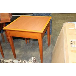 MAPLE FINISH SQUARE DINNETTE TABLE