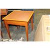 Image 1 : MAPLE FINISH SQUARE DINNETTE TABLE