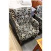 Image 1 : COMTEMPORARY ACCENT CHAIR