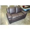 Image 2 : NEW ASHLEY DESIGN BROWN LEATHER CONTEMPORARY COMFORTABLE SEATING LOVESEAT, RETAIL $699
