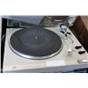 Image 2 : JVC L ALL TURNTABLE