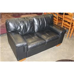 BLACK LEATHER LOVESEAT