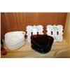 Image 3 : LOT OF MILK GLASS AND COLORED GLASS TRAYS AND PORCELAIN LIGHT COVERS