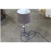 Image 1 : METAL BASE TABLE LAMP
