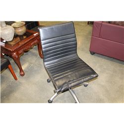 ROLLING BLACK MODERN GAS LIFT OFFICE CHAIR