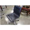 Image 2 : ROLLING BLACK MODERN GAS LIFT OFFICE CHAIR