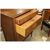 Image 4 : VINTAGE 4 DRAWER WALNUT HIGHBOY DRESSER
