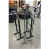 Image 2 : TWO BLACK VALET STANDS AND TWO METAL LAMP BASES