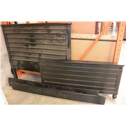 BLACK QUEENSIZE BEDFRAME