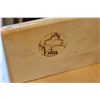 Image 3 : PAINTED VILAS MAPLE 6 DRAWER DRESSER