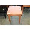 Image 1 : MAPLE FINISH SOLID WOOD ENDTABLE