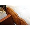 Image 2 : OAK QUEENSIZE HEADBOARD