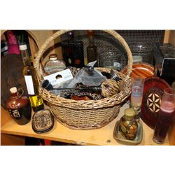 SHELF LOT OF DECORATIVE ITEMS