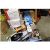 Image 1 : LOT OF APPLIANCES AND HIGH REACH CLEANING KIT