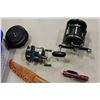 Image 2 : FISHING REELS AND KNIVES