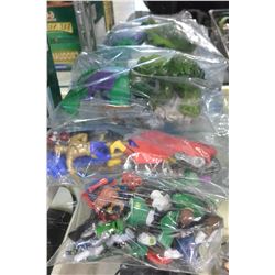 LOT OF FIGURES MARVEL HULK AND BATMAN