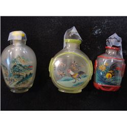 THREE CHINESE HAND PAINTED SNUFF BOTTLES
