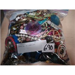 LARGE BAG OF JEWELLRY