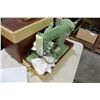 Image 2 : SINGER SEWING MACHINE IN CASE