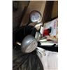 Image 3 : GOLF CLUBS AND BAG AND POPCORN MAKER