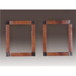 Paar Biedermeierrahmen. Rechteckig. Kirschholz mit aufgesetzten schwarzen Ecken. Glas. 19. Jh. H:...