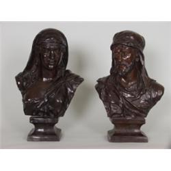 Paar Büsten. Bronze, gegossen, ziseliert und patiniert. Arabisches Paar. Auf der Schulter undeutl...