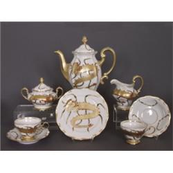 Kaffeeservice. Bestehend aus Kaffeekanne, Zuckerdose, Sahnegiesser, sechs Tassen mit Untertassen,...