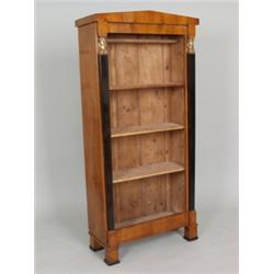 Biedermeier-Bücherregal. Nadelholz, Kirschbaum furniert. Hochrechteckiger Kasten auf Pfostenfüsse...