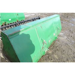 JOHN DEERE BUCKET
