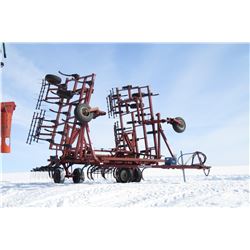 MORRIS CONCEPT 2000 - 40' CULTIVATOR