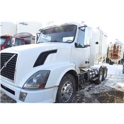 2011 VOLVO 300 DAY CAB TRUCK