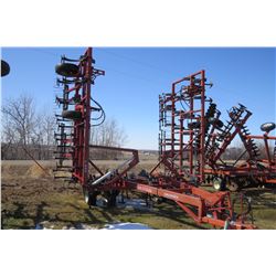 MORRIS CHALLENGER 39' CULTIVATOR