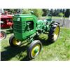 Image 1 : JOHN DEERE LA TRACTOR