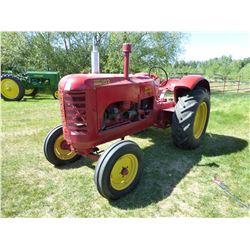 MASSEY HARRIS 102 SENIOR TRACTOR