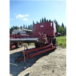 IH 914 PULL TYPE COMBINE