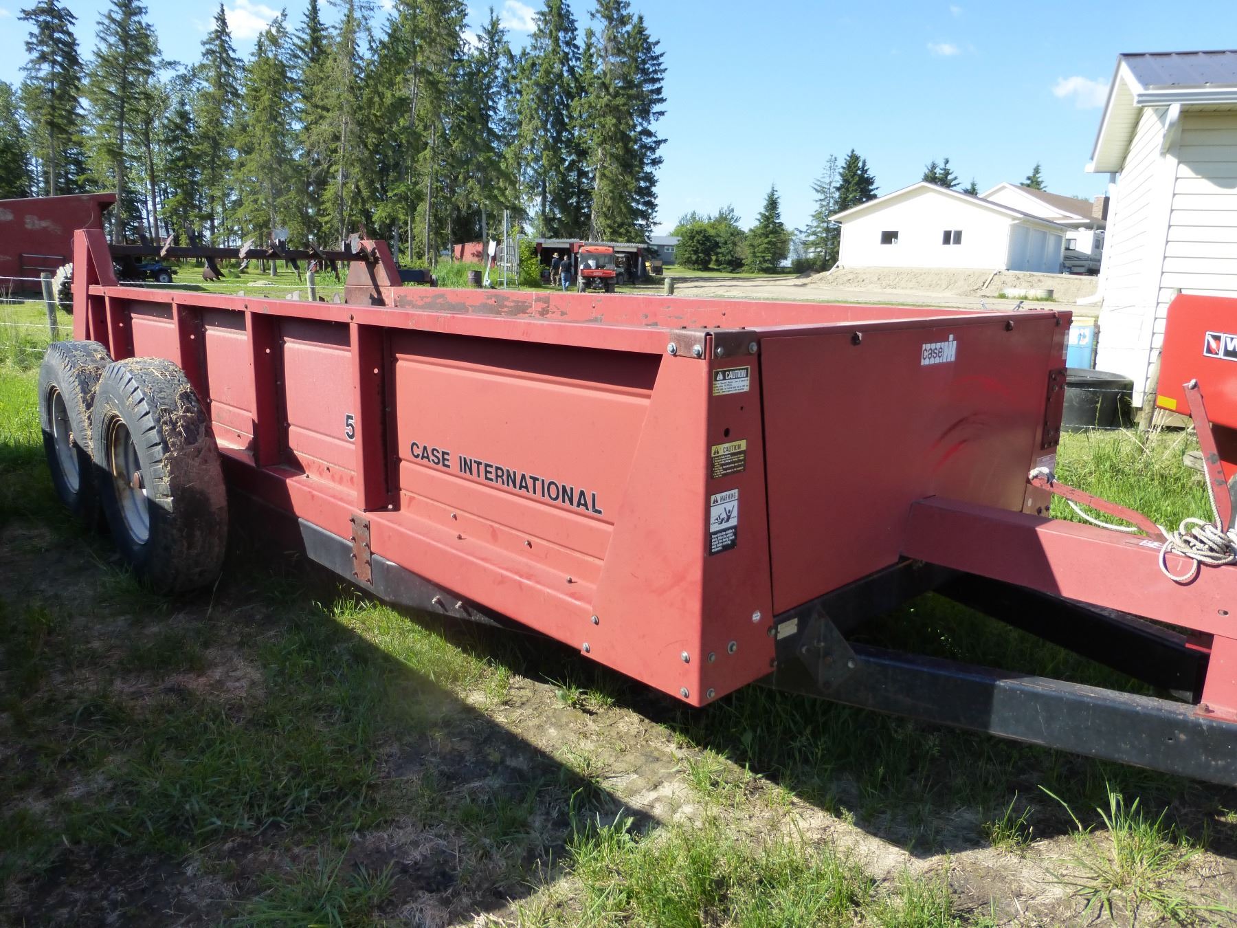 CASE IH 595 MANURE SPREADER