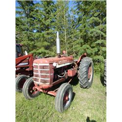 IH W9 TRACTOR