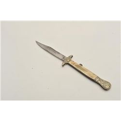 18CF-10 FOLDINGEnglish Mid-19th century folding lock blade  knife marked “Elward, Barnes, & Co” with