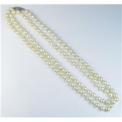 18CAI-51 PEARL NECKLACEElegant Vintage style cultured pearls  averaging 6.00 MM in diameters of a fi