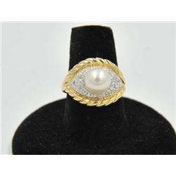 18RPS-26 PEARL & DIAMOND RINGOne 14k yellow gold ring set with a fine 8mm  akoya pearl and diamonds 