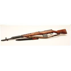 17MH-30 SVT-40 RIFLE #HB5442SVT-40 semi-automatic rifle, with bayonet,  sheath and woven hanger, 7.6